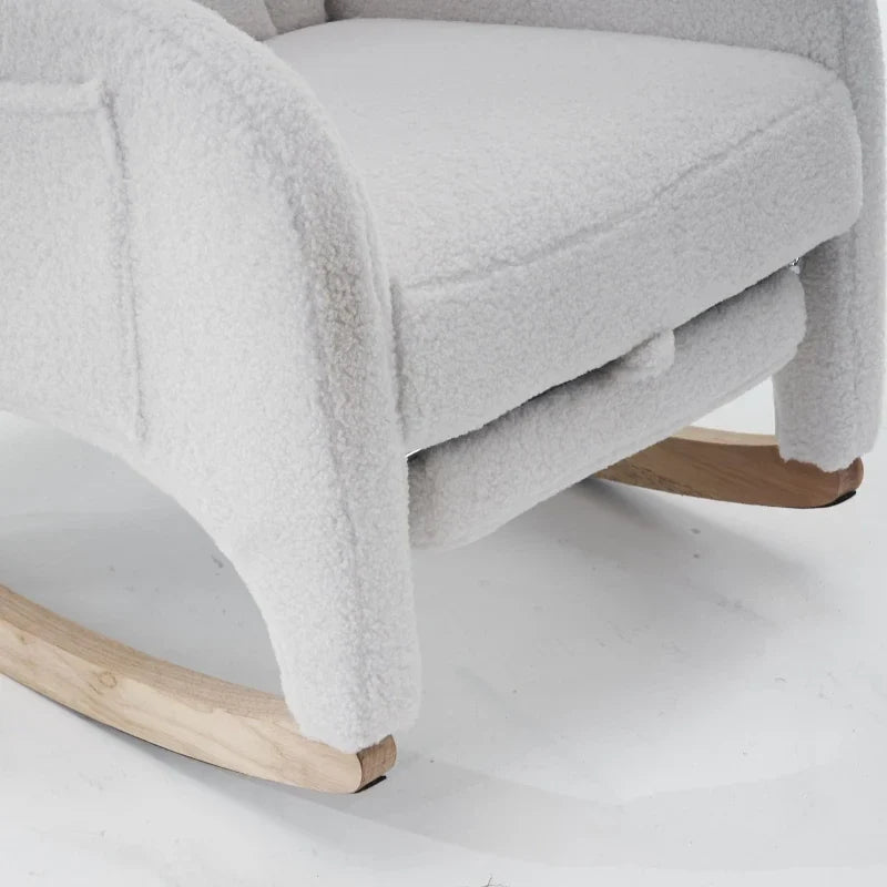 ONA – rocking chair allaitement, détail des patins de bascule en bois