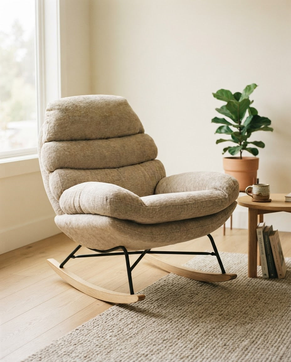 NICHÉE – fauteuil à bascule coloris beige lin en situation