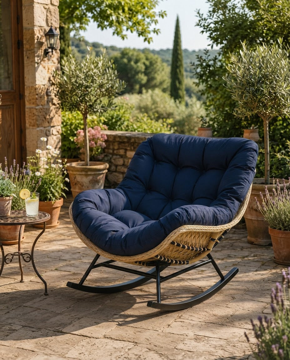 ALIZÉ – fauteuil à bascule coloris bleu navy en situation