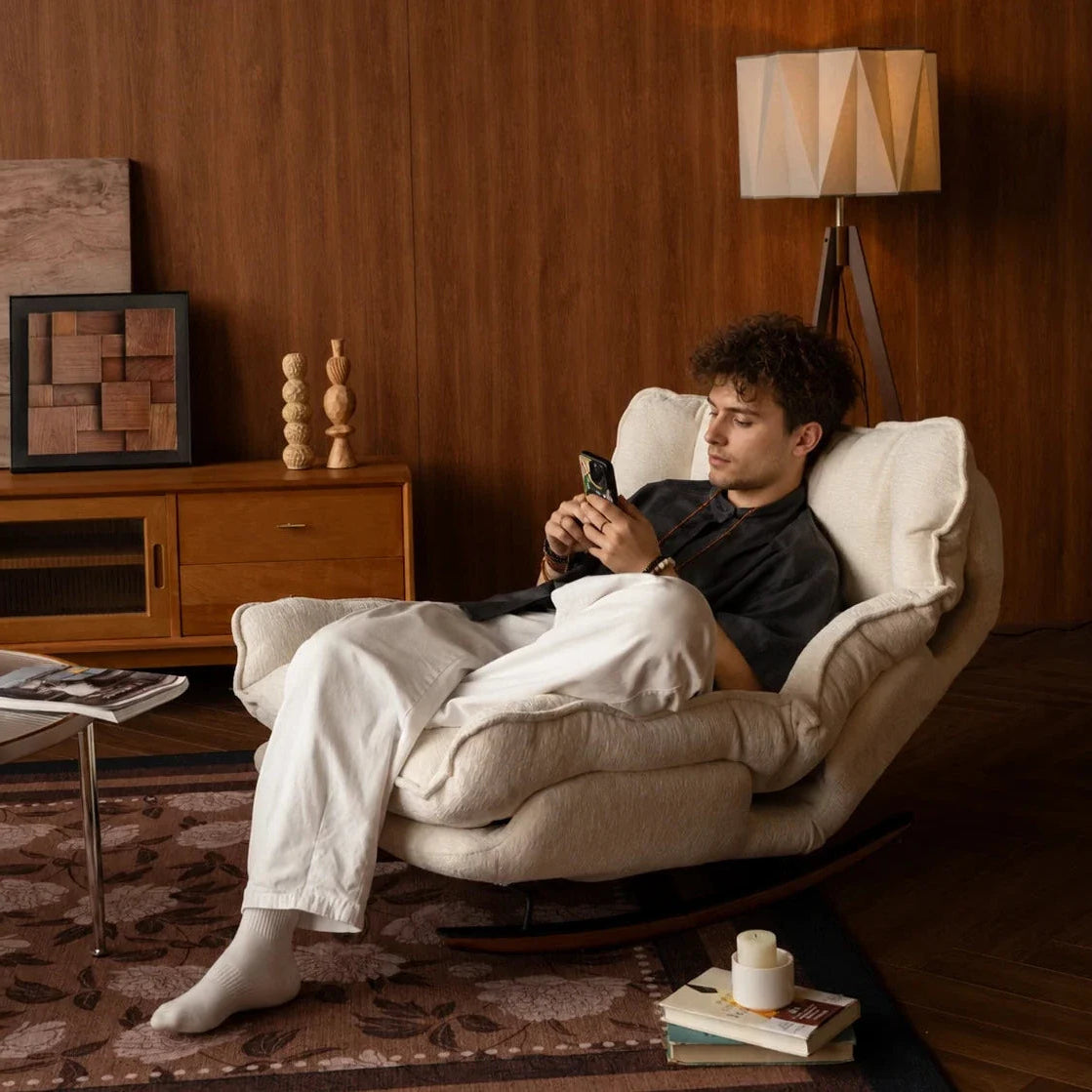 VELDA - rocking chair inclinable dans un salon moderne